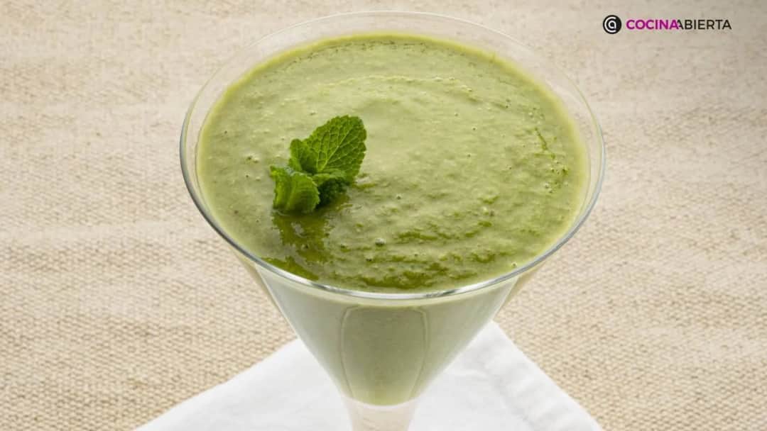 Deliciosos batidos de espinacas y manzana para una vida saludable